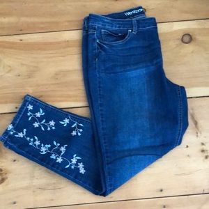 Westport size 12 ankle jeans with embroidery